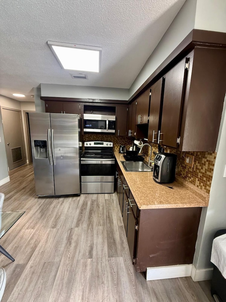 Sheridan Suites Apartment Hotel 40/69