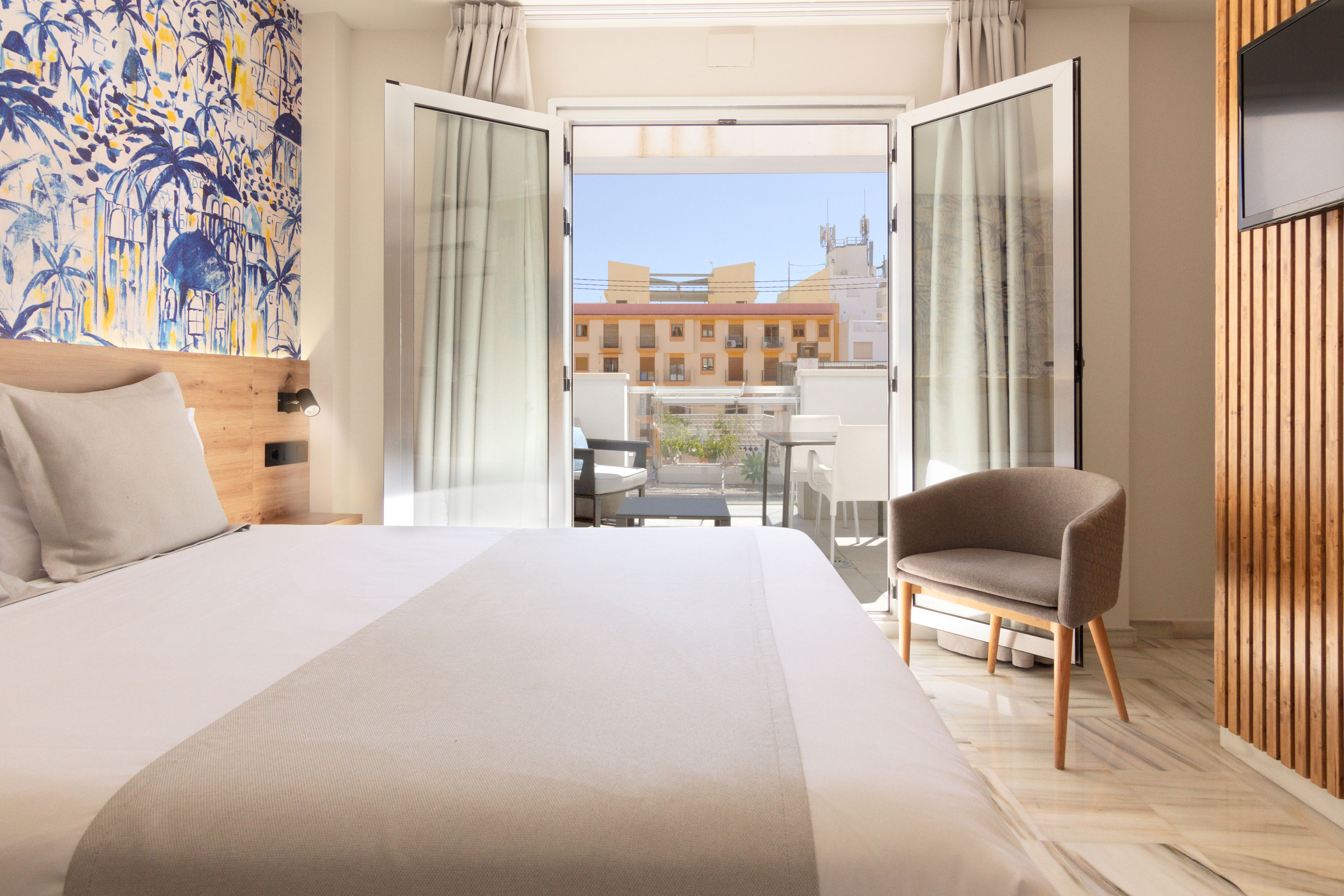 Superior, Double Bed, Terrace, Hotel La Milagrosa 4/7