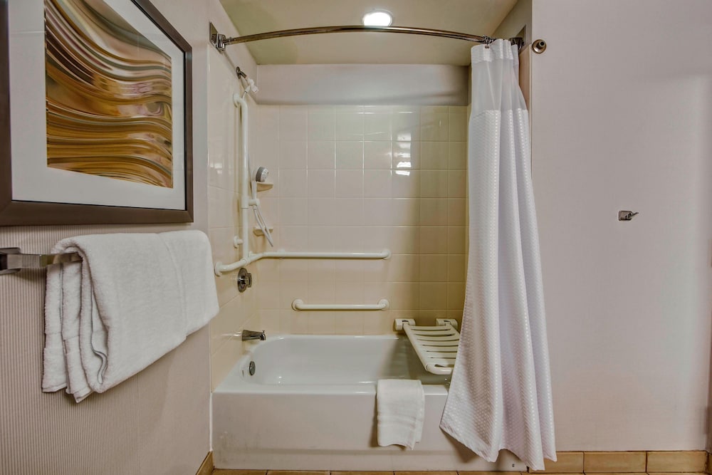 Courtyard By Marriott Memphis Southaven 16/48