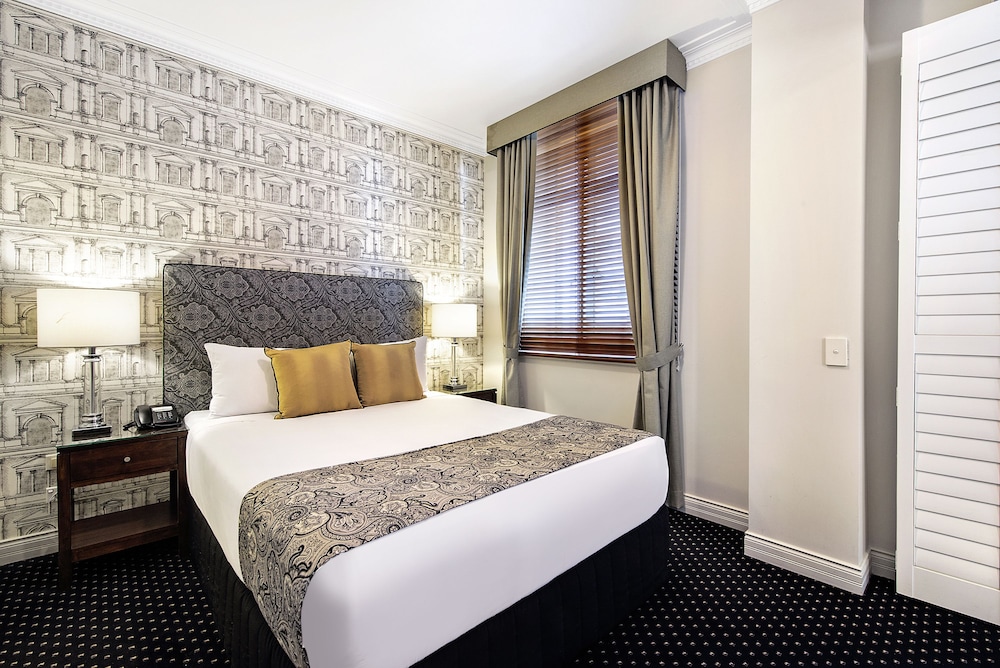Ultiqa Rothbury Hotel 21/71