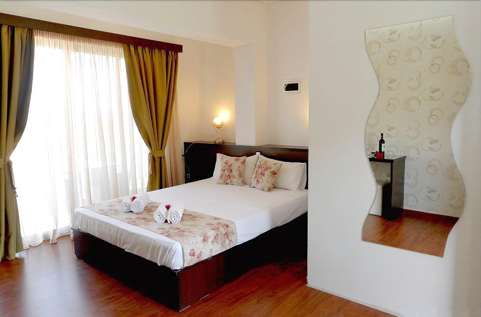 Ampoulos Rooms & Apartments 10/50