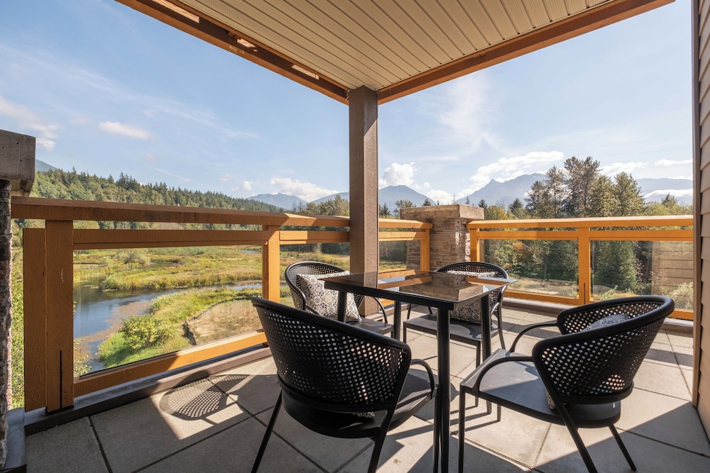 Executive Suites Hotel Resort Squamish 47/68