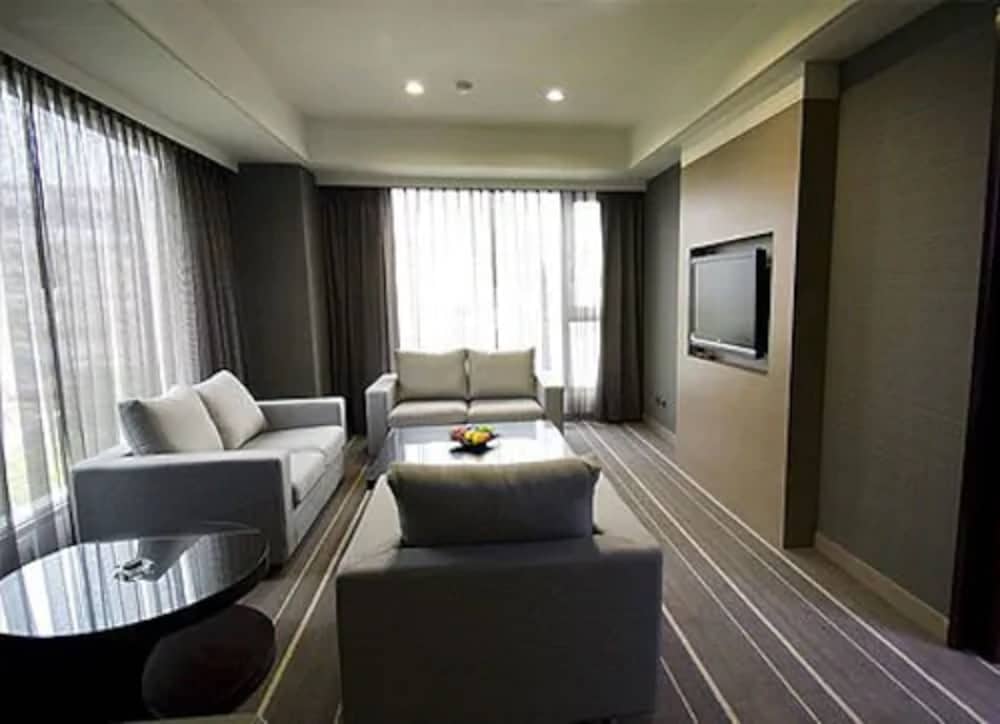 Urban Hotel 33 54/69