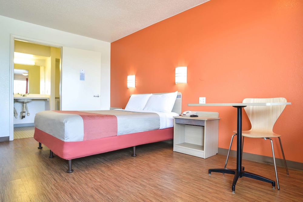 Motel6 Saint Joseph, MO 33/57