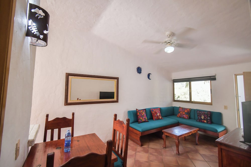 Hotel Casa Iguana Mismaloya 30/50