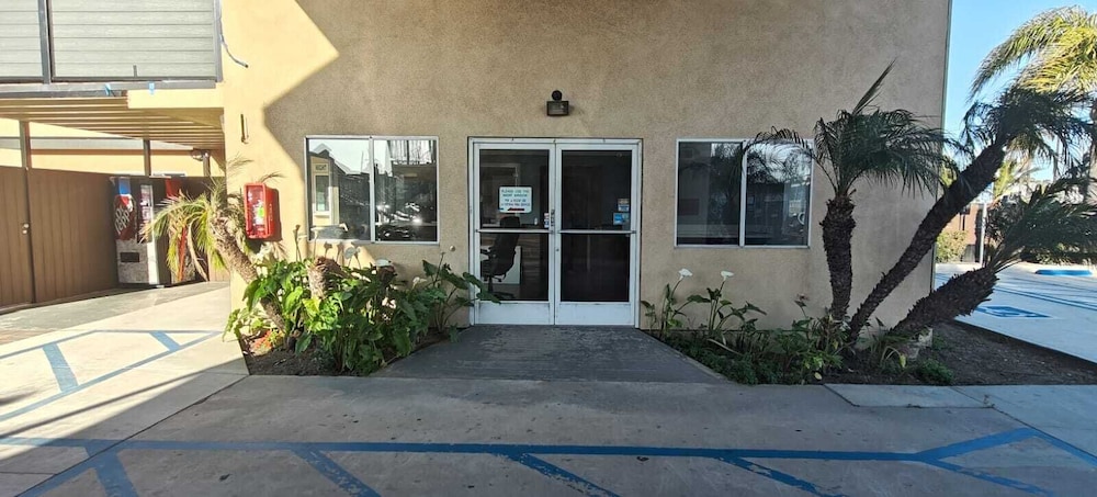 Del Playa Inn Oxnard Near Camarillo 39/45