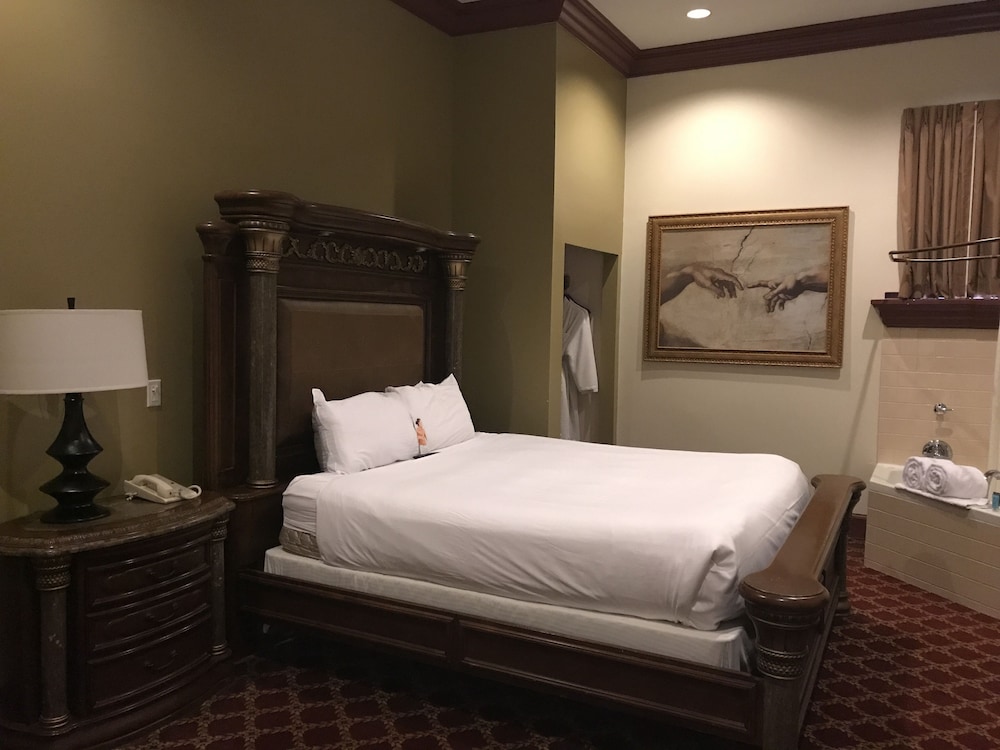 Chateau Avalon 10/37