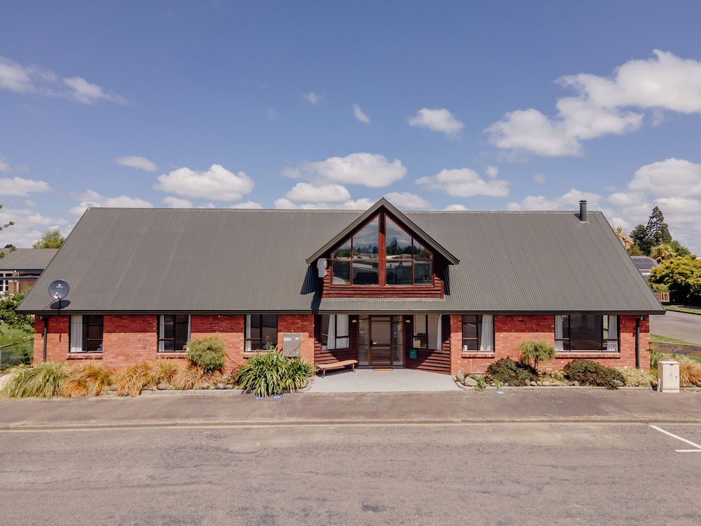 Snow Denn Lodge Hostel 2/48