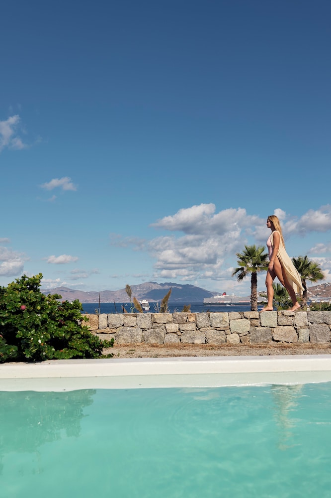 Mykonos Earth Suites 62/70
