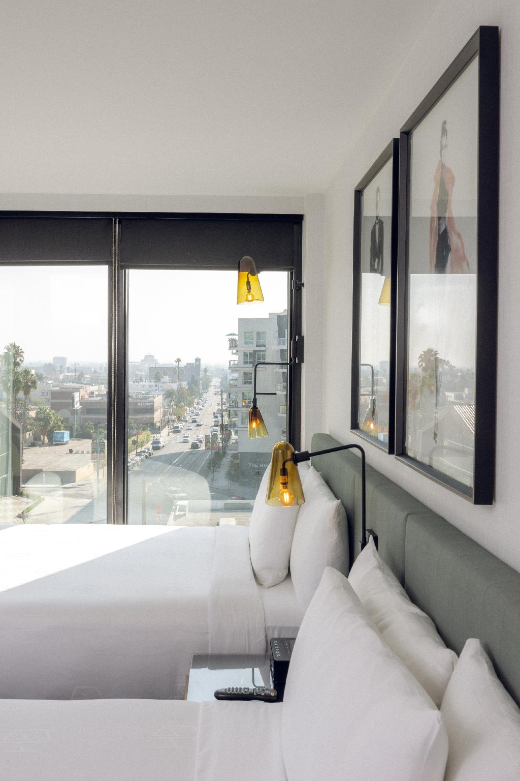 City, Queen Bed