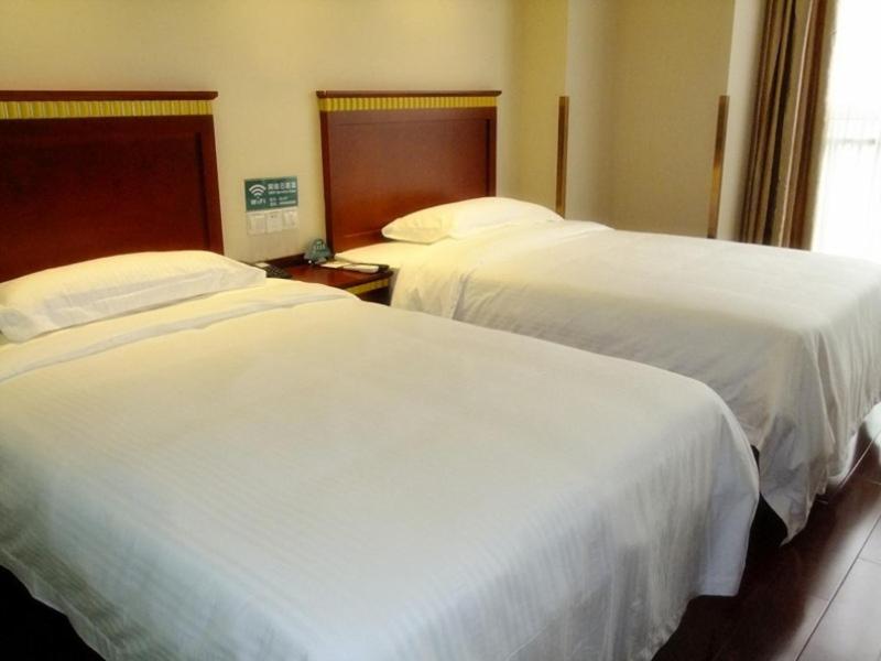 GreenTree Inn Linyi Yishui County Tianshe Huayuan Express Hotel 39/62