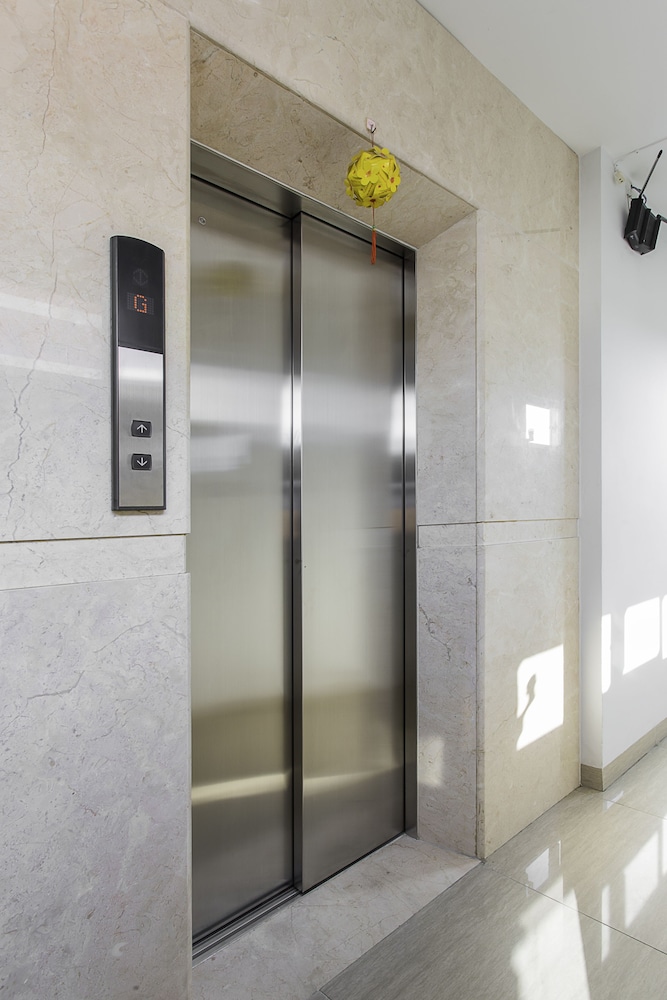 Lucky Star Hotel 266 De Tham 29/38