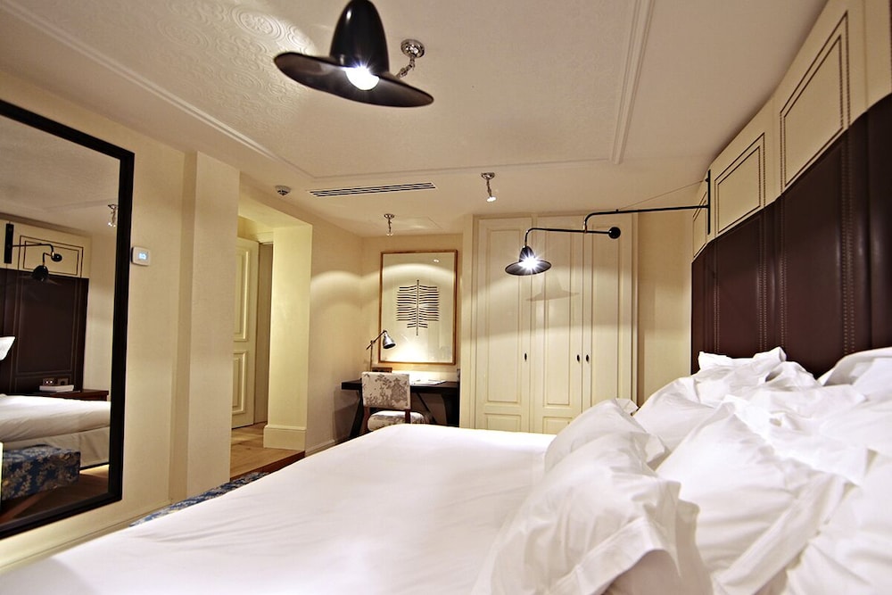 Hotel Cort 12/50