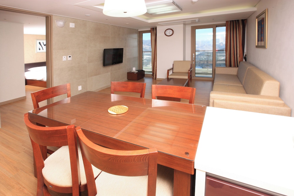 High1 Condominium 36/50