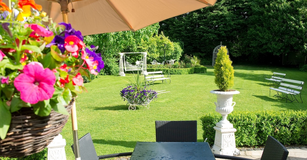 Headfort Arms Hotel 49/50