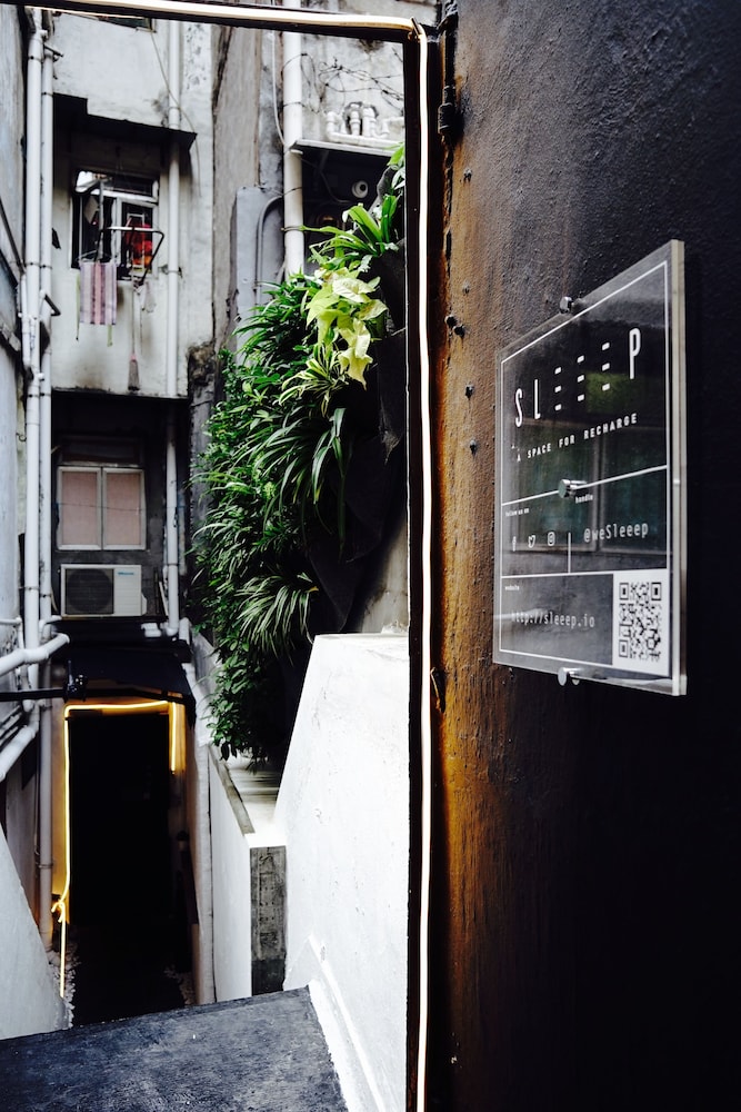 Sleeep - Capsule Hotel 2/24