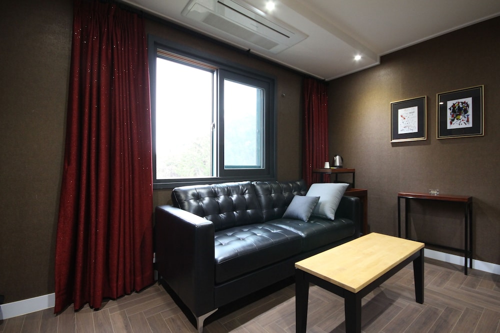 Brown Dot Hotel Jinhae 25/50