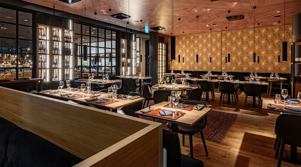 restaurant cafeteria