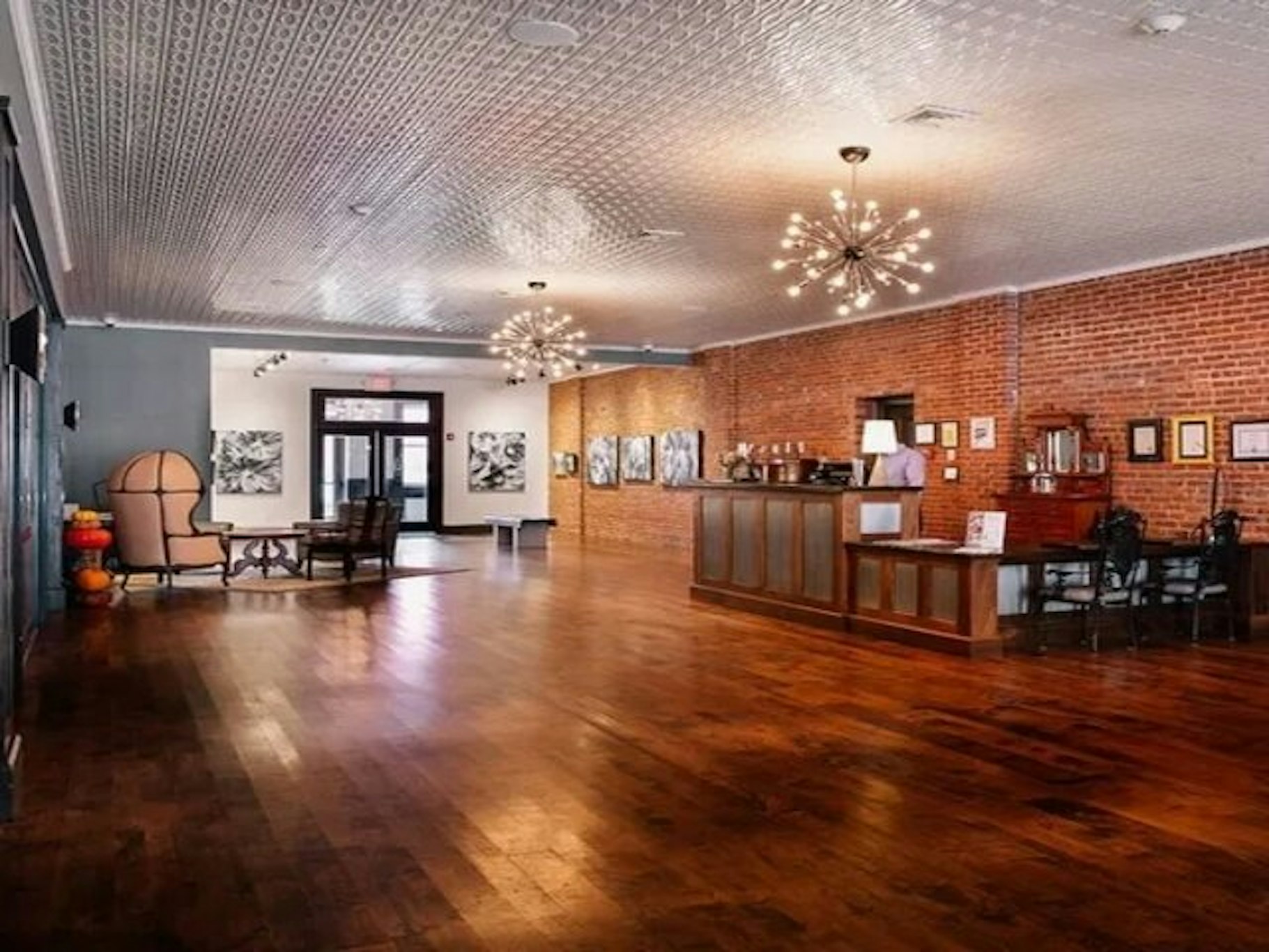 Hotel on North 56/62