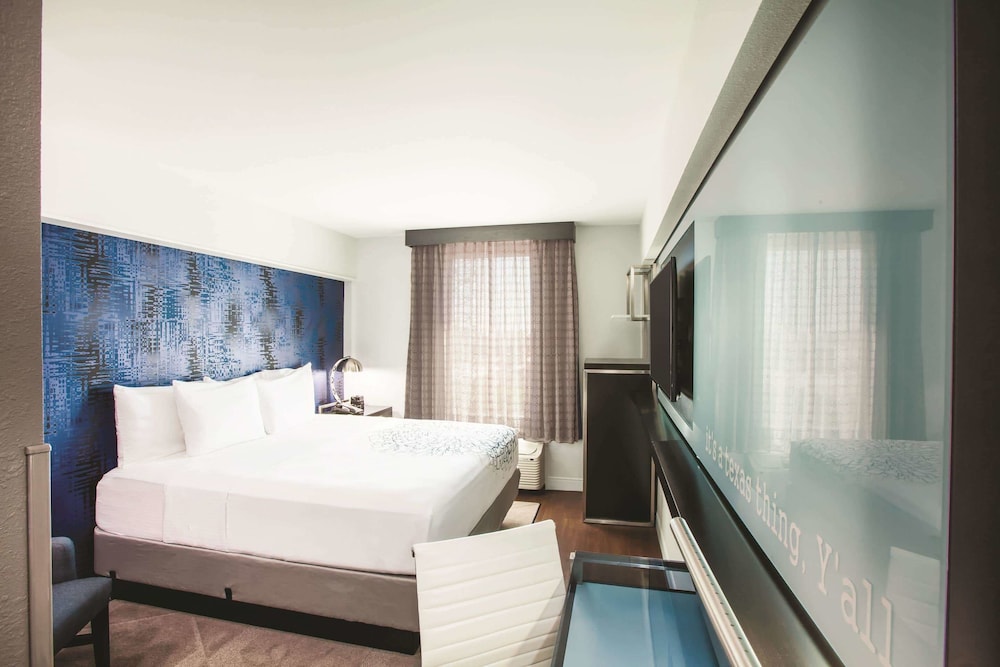 Holiday Inn Express - Dallas Downtown, an IHG Hotel 26/73