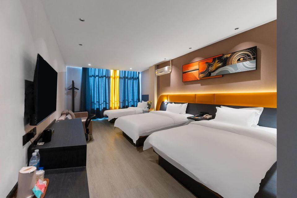 Family Suite, Superior, 3 Beds