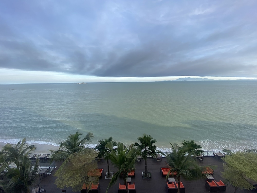 Hompton By The Beach Penang 40/52