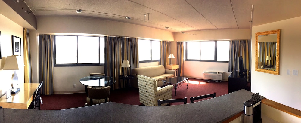 Stamford Suites Hotel 36/43