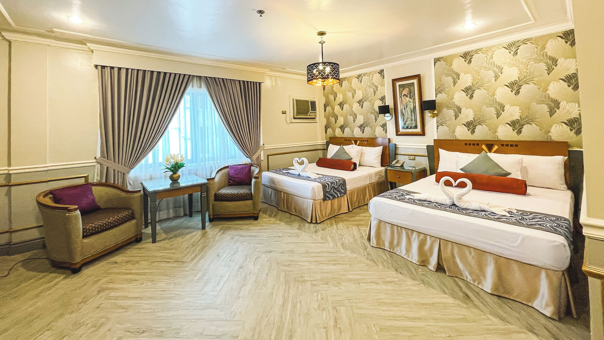 PRESIDENTIAL, SUITE