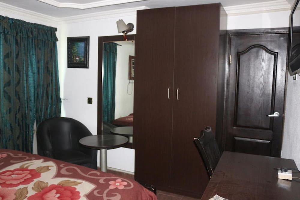 Amanda Hotels Limited 9/15