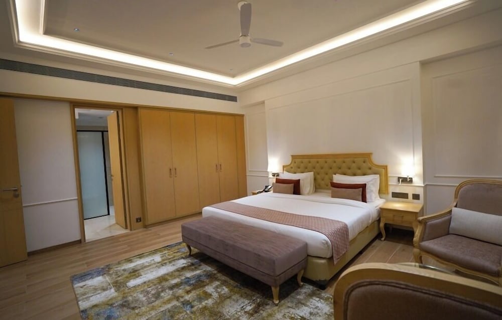 Platinum, Suite, Queen Bed