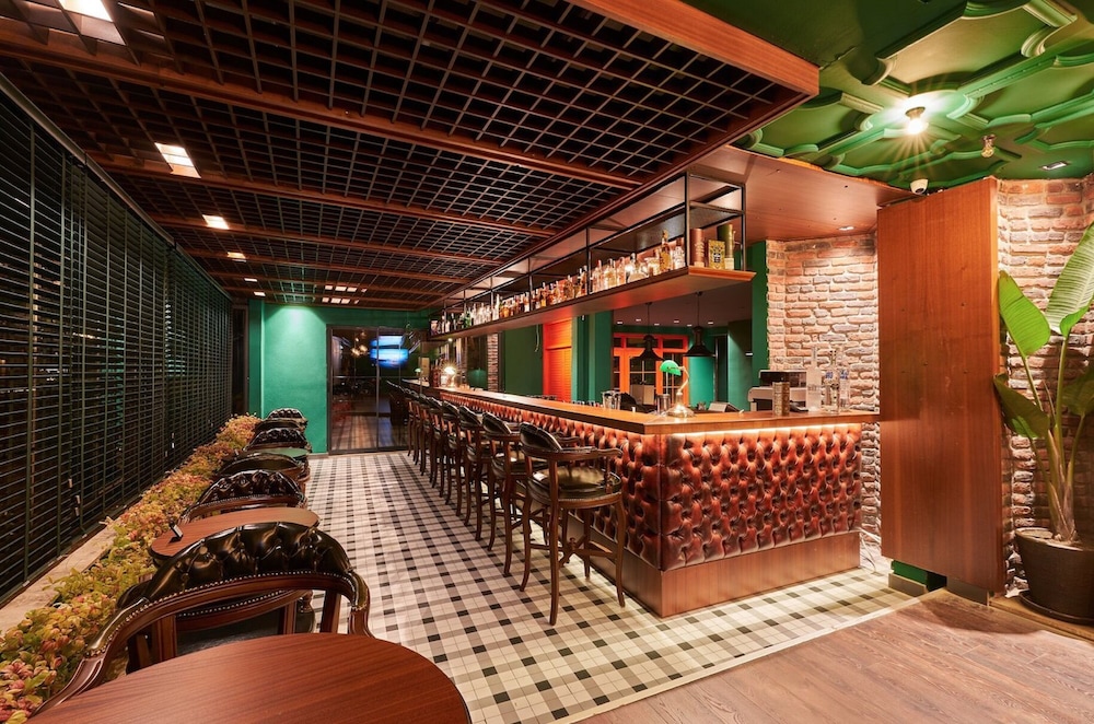 Azuu Boutique Hotel 60/76