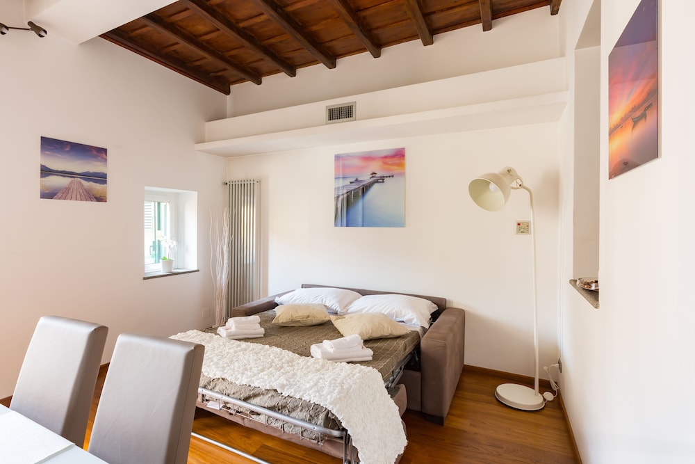 The Hide Trastevere 3/17