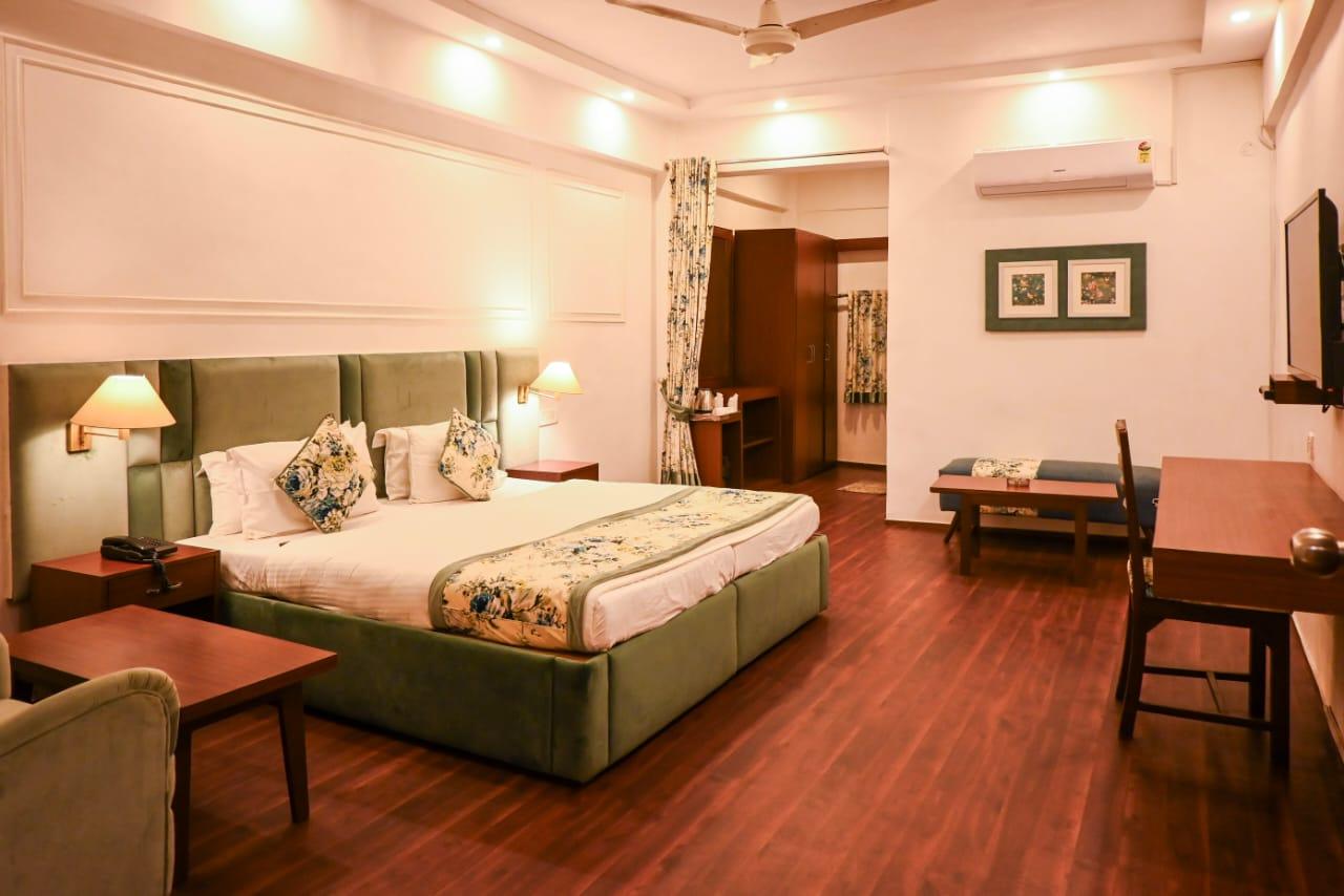 HOTEL SAMRAT 14/19