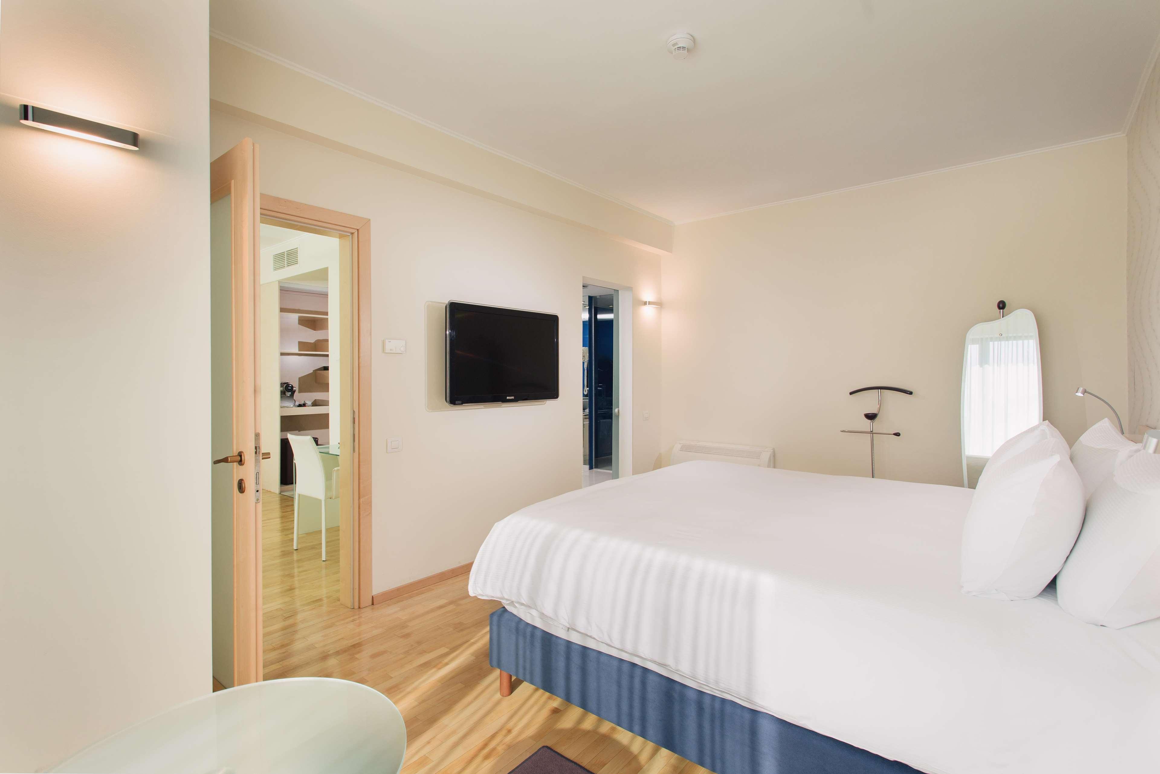 جناح ديلوكس بغرفة نوم واحدة، DoubleTree by Hilton Cluj City Plaza 2/2