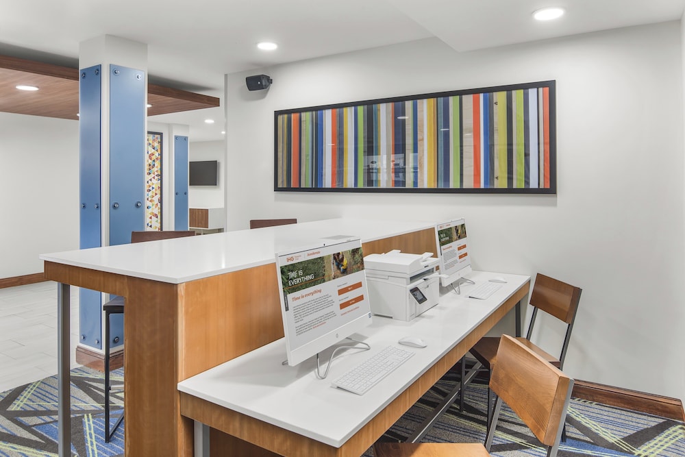 Holiday Inn Express Hotel Suites Hardeeville Hilton Head 59/68