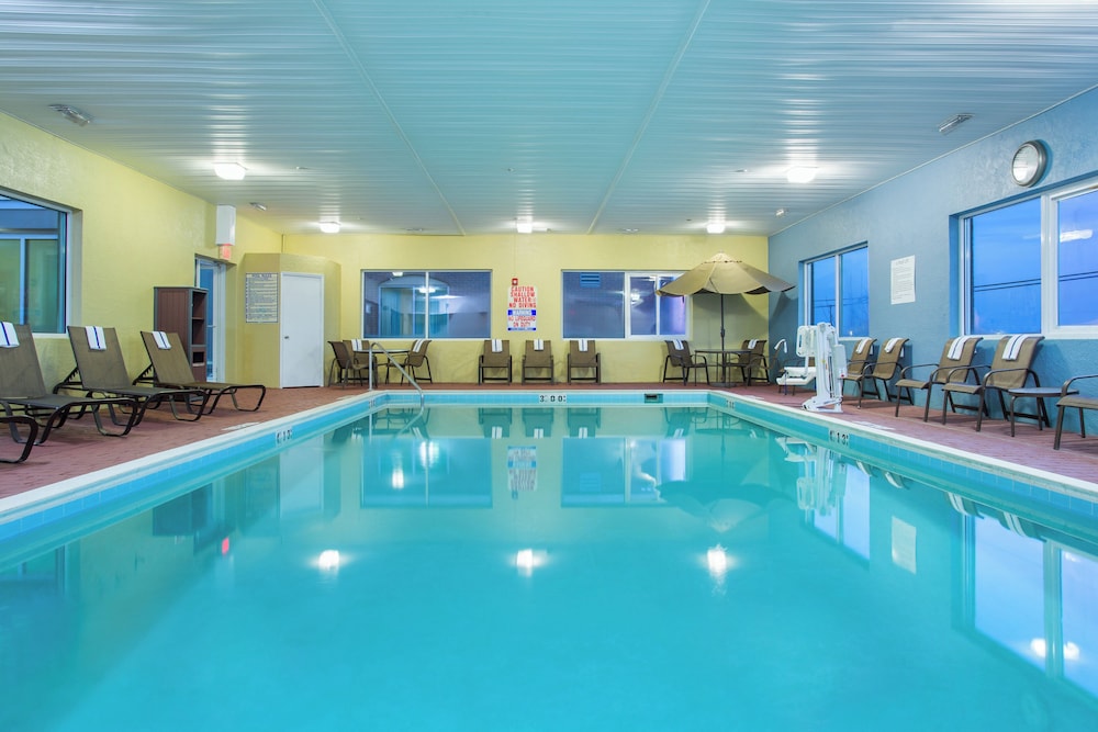 Holiday Inn Express Hotel Suites Richmond 34/67