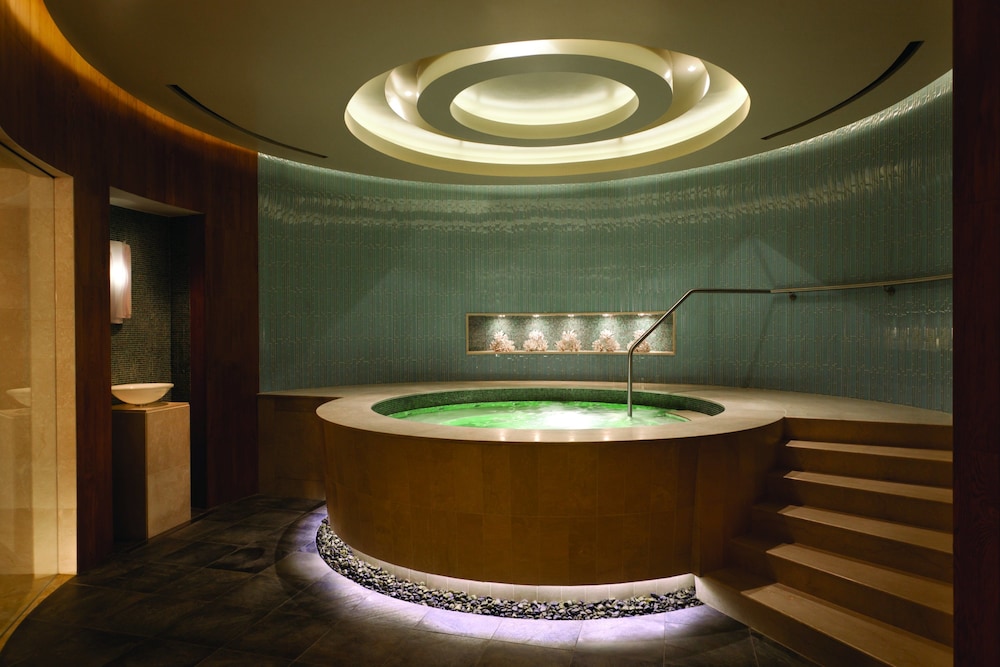 Four Seasons Hotel Denver 25/50