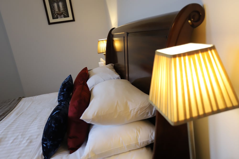 BEN WYVIS HOTEL 37/58