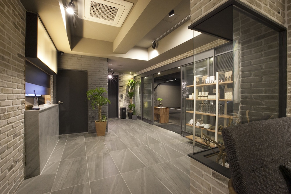 Brown Dot Hotel 25/39