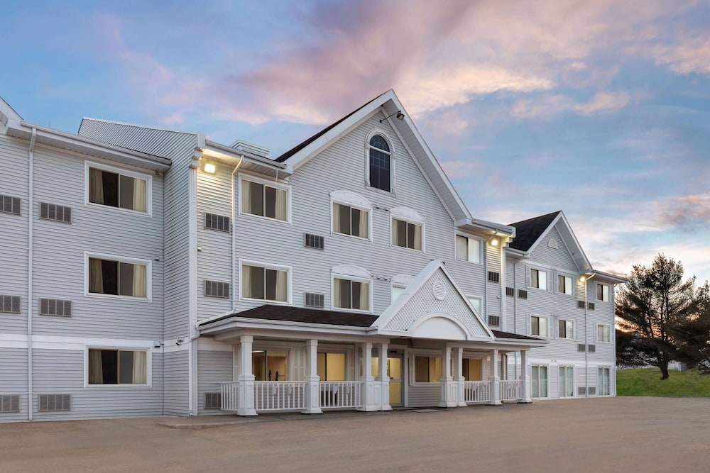 Ramada by Wyndham Miramichi New Brunswick 2/34
