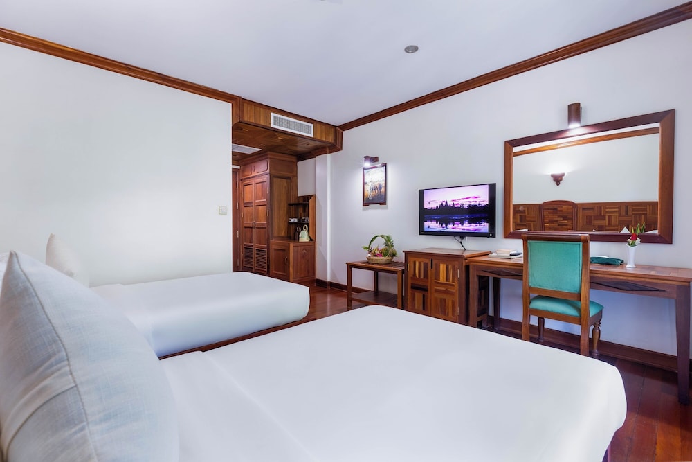 DELUXE, TWIN BEDS, RIVER VIEW