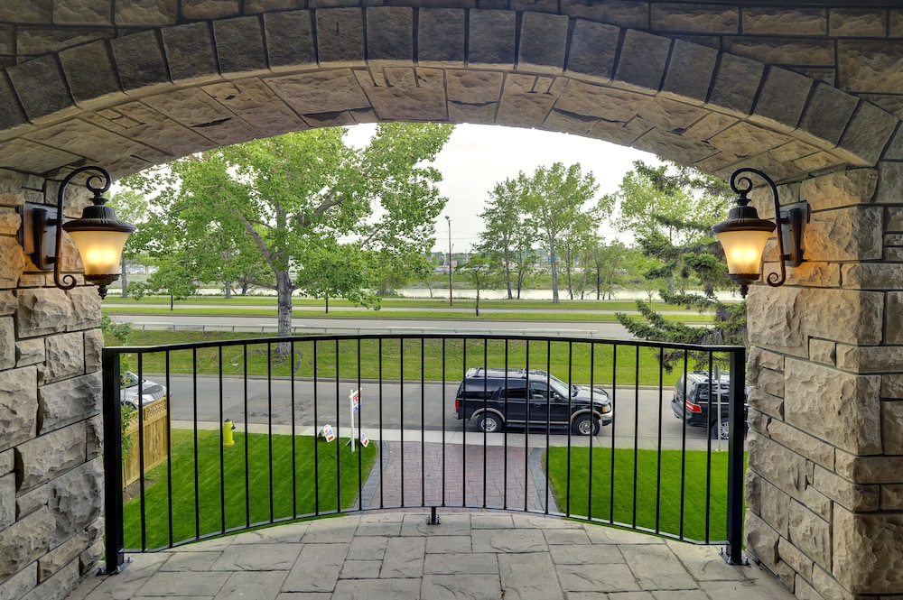 Westmount River Inn 22/48