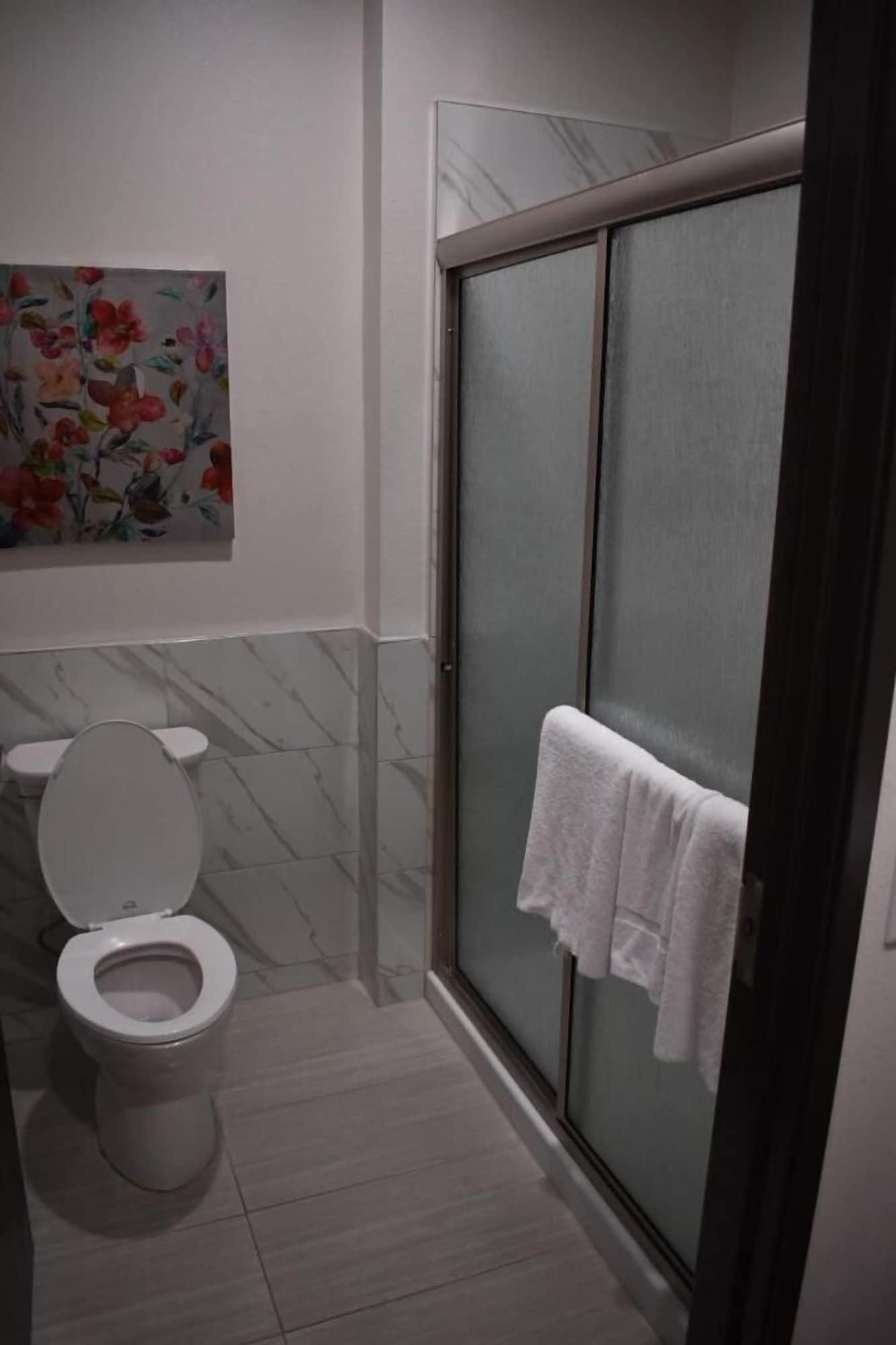 Grand Villa Inn & Suites- Humble 26/27
