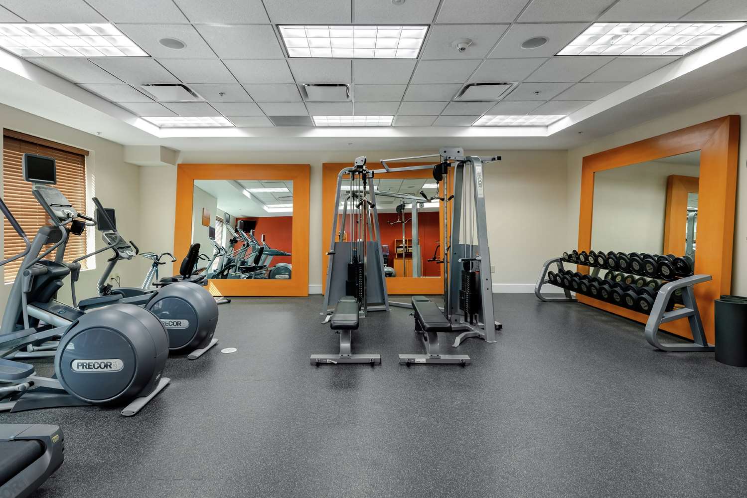 Hilton Garden Inn West I 65 Airport Blvd 15/30