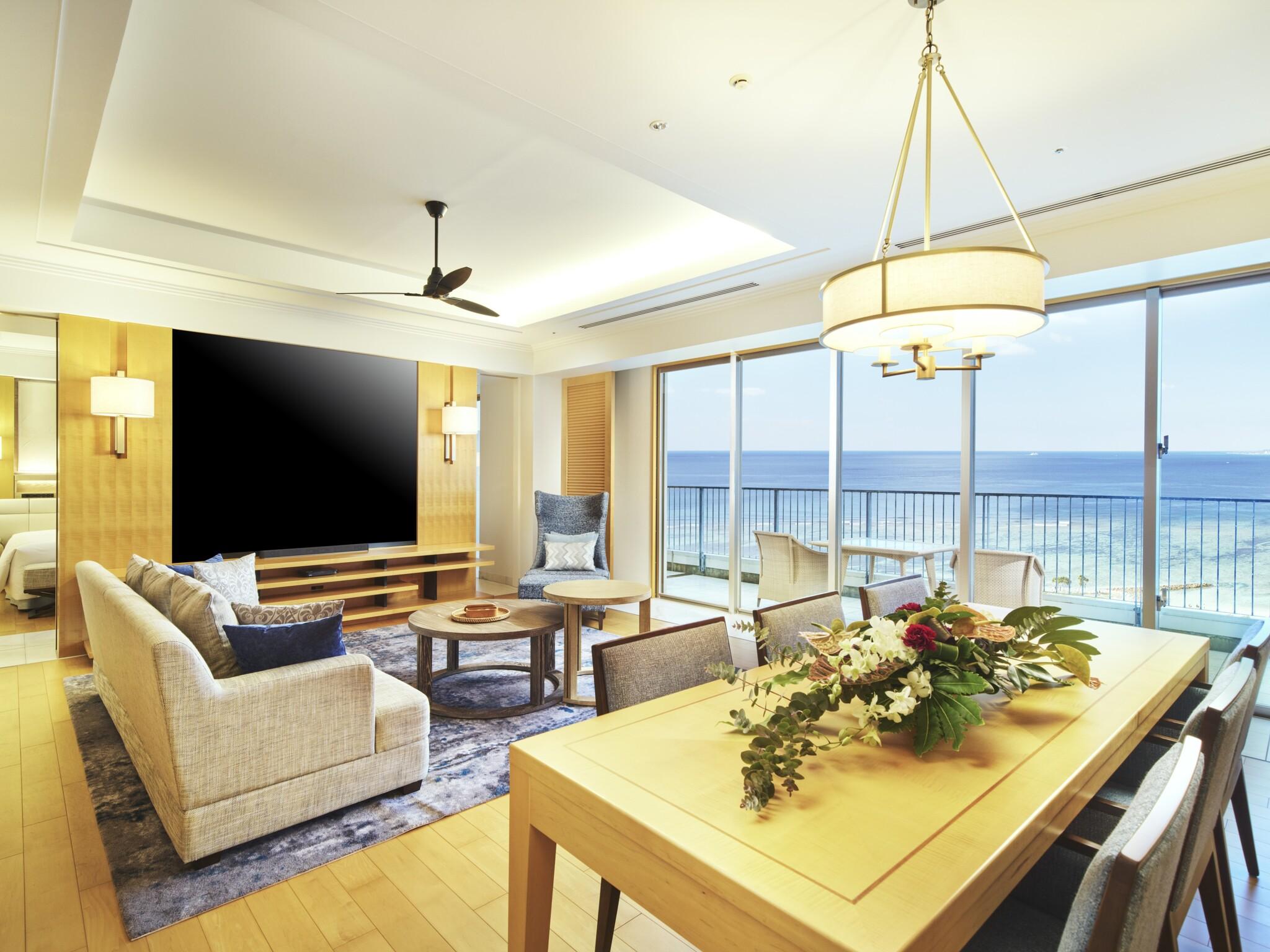 Royal, Suite, Club Lounge Access
