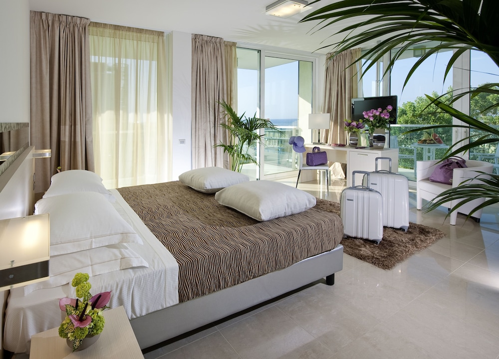 MERCURE RIMINI ARTIS 30/50