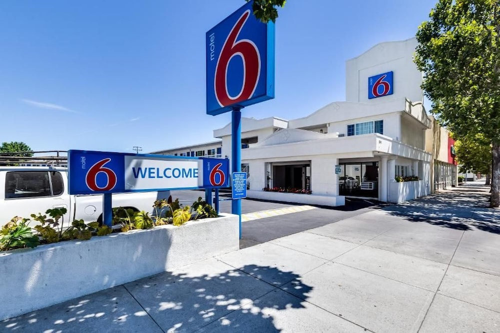Motel6 San Jose, CA - Convention Center 48/60