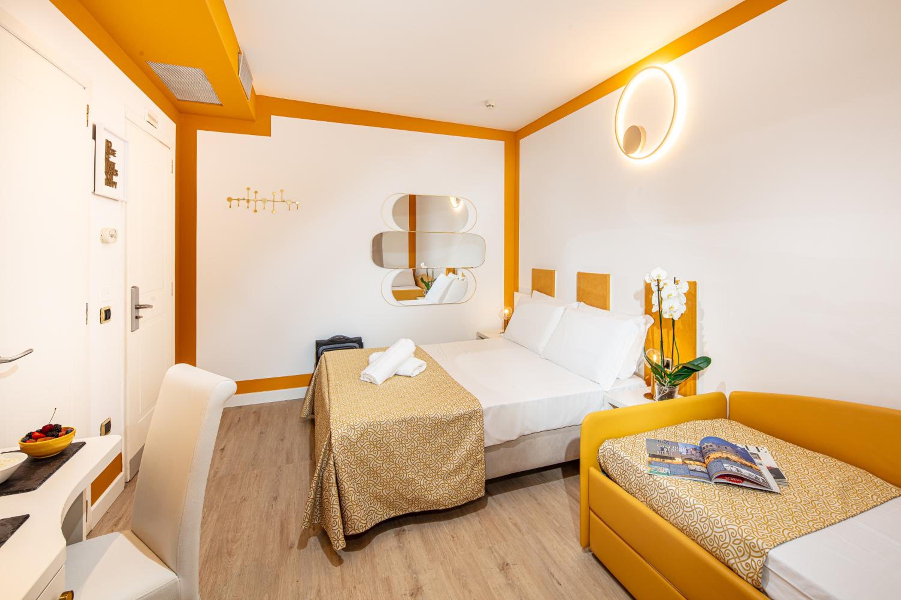 غرفة كلاسيكية ثلاثية، Karinzia Hotel 3/4