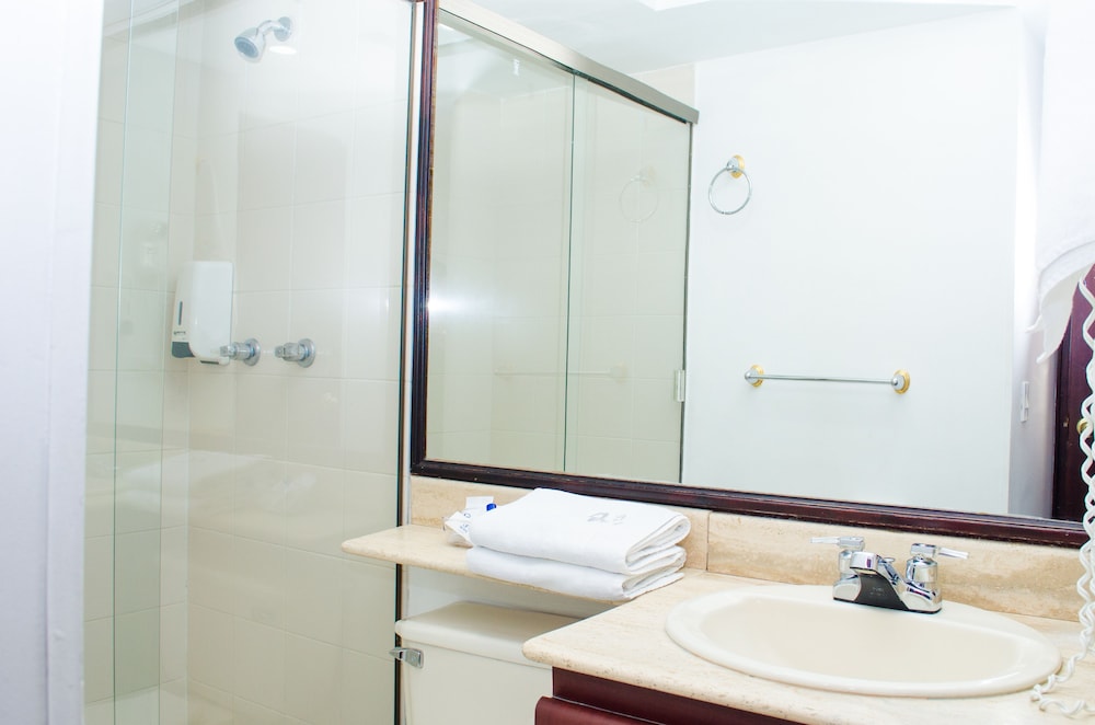 Aparta Suites Torre Poblado 34/40