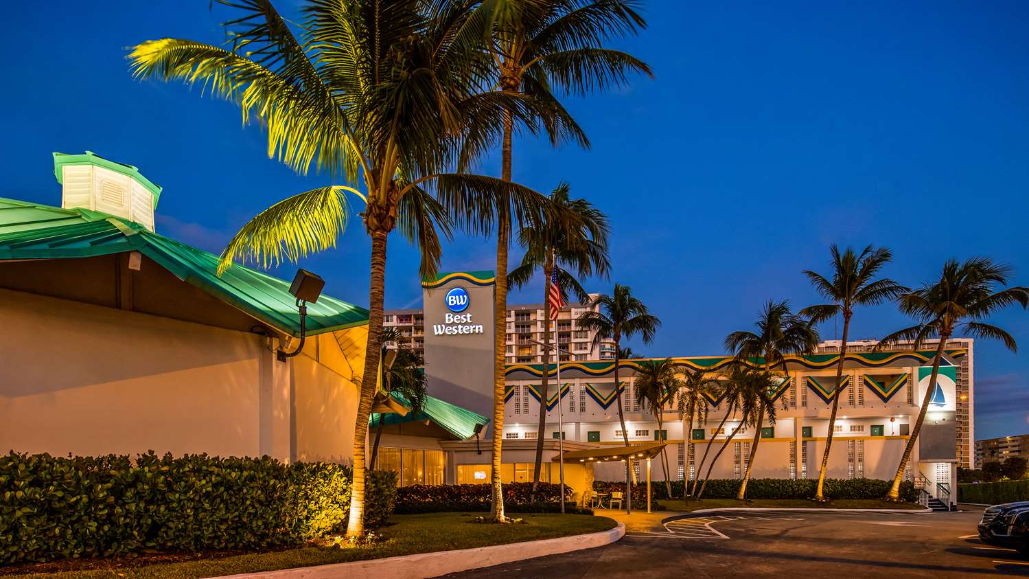 Palm Tree Club Miami Hotel 20/24